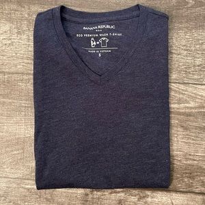 Banana Republic V Neck T-Shirt